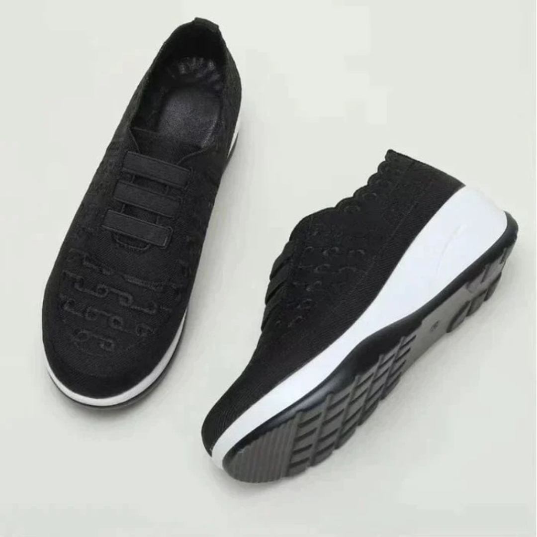 Elegáns hímzett slip-on cipő rugalmas illesztéssel