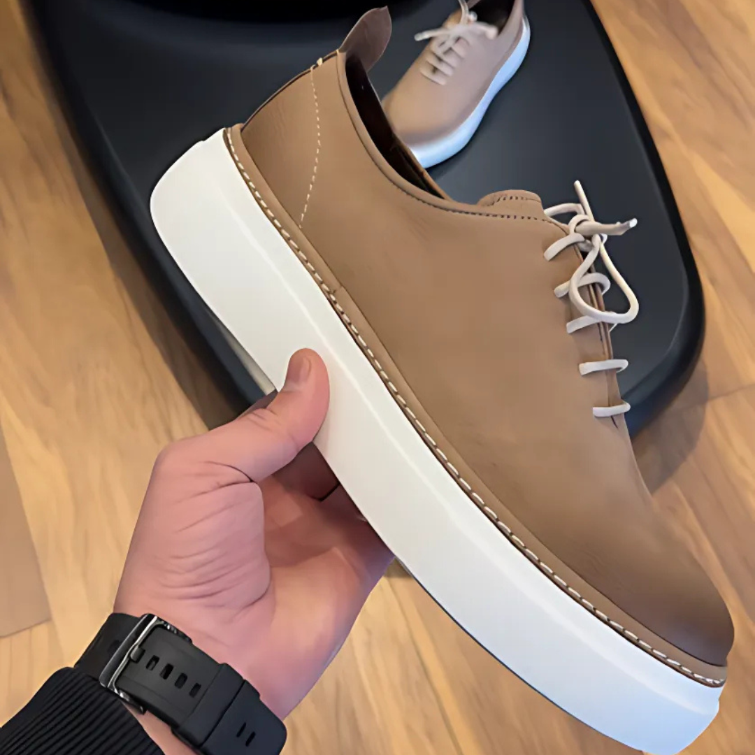 Ergonómikus, csúszásmentes talpú cipő férfiaknak